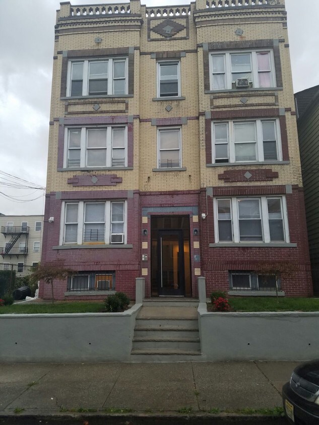 53 Bostwick Ave, Jersey City, NJ 07305 Apartments in Jersey City, NJ