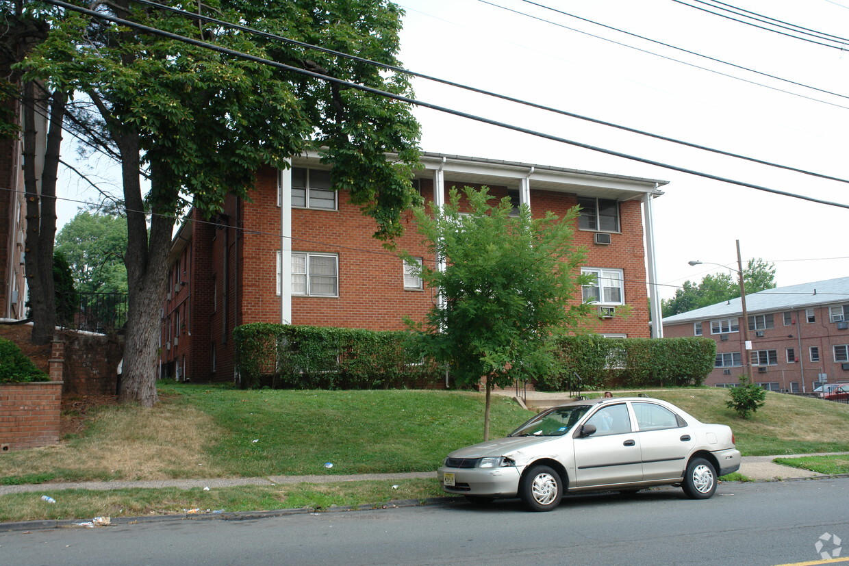 Building Photo - 121 W Jersey St