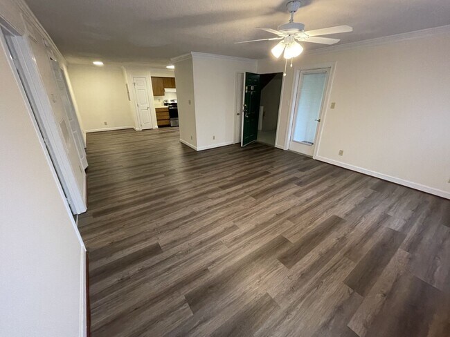 Foto del edificio - 2 Bedroom 2 Bathroom Condo!