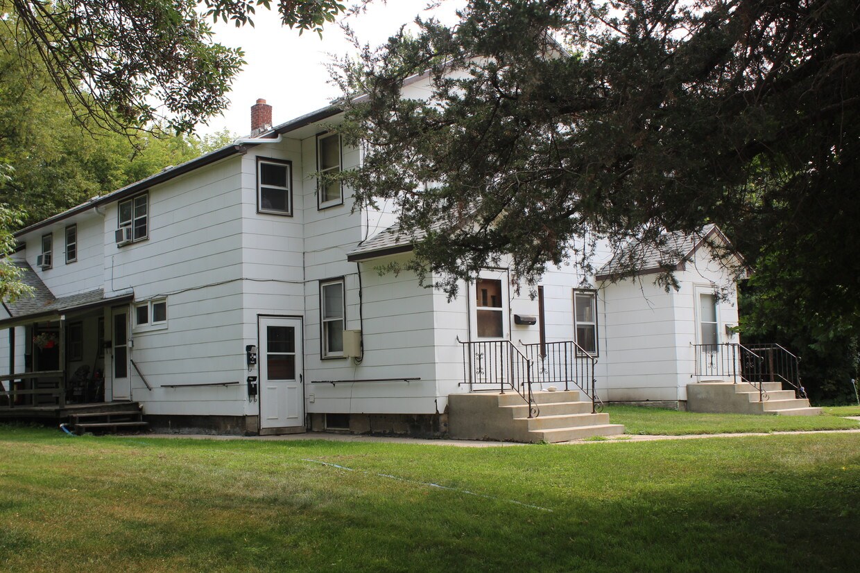 Front - 316 1st St NW
