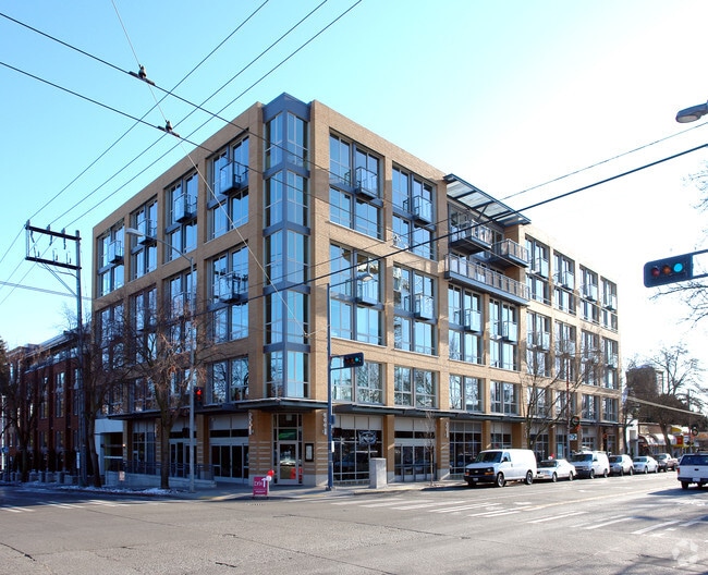 Building Photo - Brix