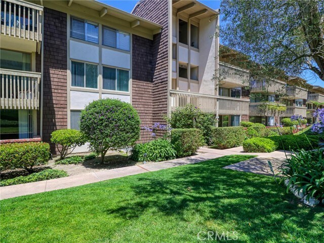 Building Photo - 6542 Ocean Crest Dr