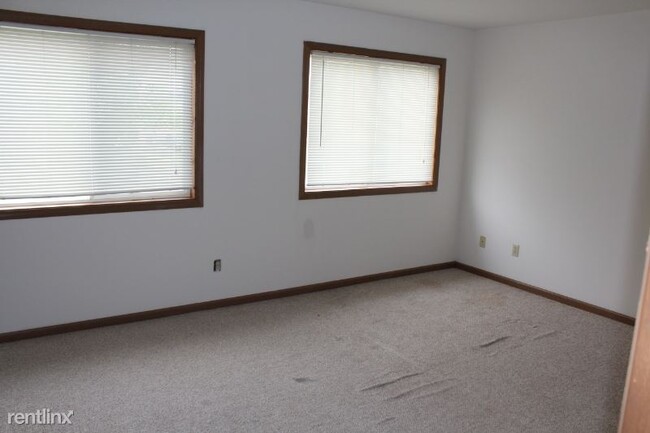 Building Photo - 2 br, 2 bath Apartment - 871 Regent Dr