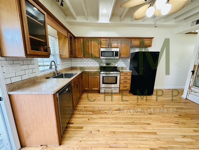 Building Photo - Modern 2BR off Eastern Parkway now available!