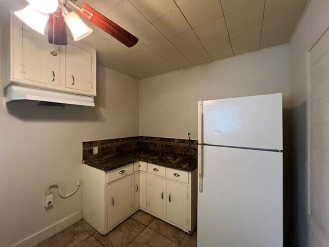 Building Photo - 2727 Lasker Ave