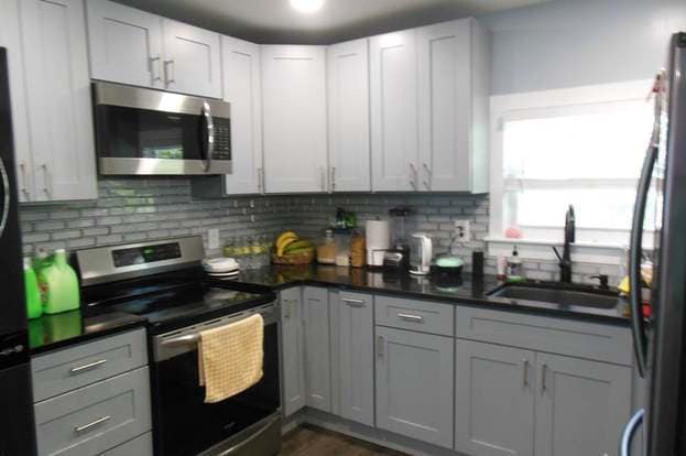 Building Photo - 424 Sampton Ave