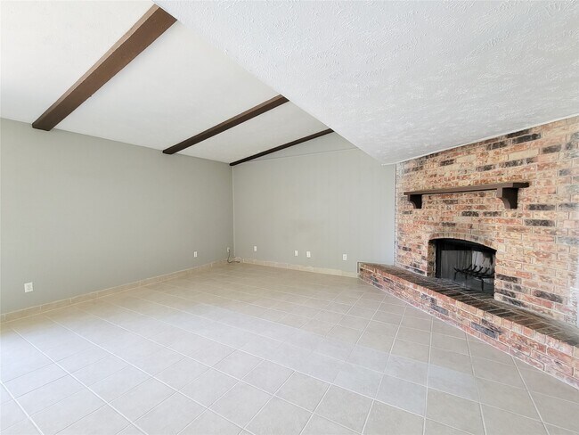 Foto del edificio - 16810 Glamis Ln