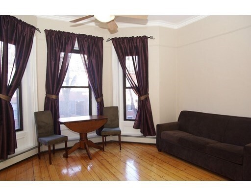Primary Photo - 34 Appleton St