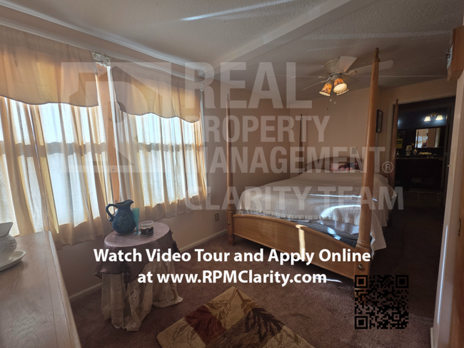 Building Photo - Available Now!!! 2 Bed/1 Bath Cottage on t...