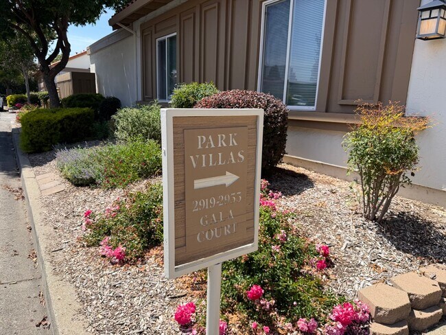 Foto del edificio - Santa Clara- Park Villas-Single story unit with community pool!