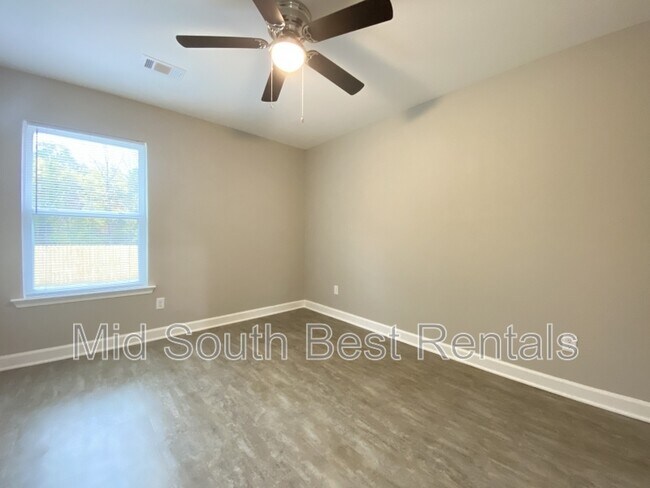 Building Photo - 313 Sparrow Rd