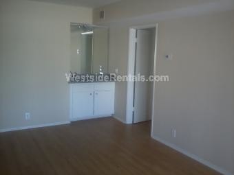 Primary Photo - 144 S Doheny Dr