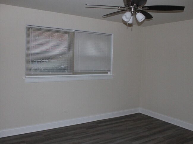 Foto del edificio - 10519 S Artesian Ave