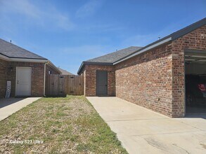 Building Photo - 5705 Kemper St