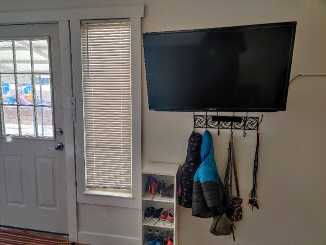 Foto del edificio - 2311 Morrie Ave