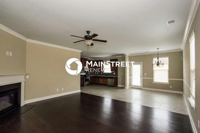 Building Photo - 3 Bedroom Pet-Friendly Home in Decatur, GA with Main Street Renewal