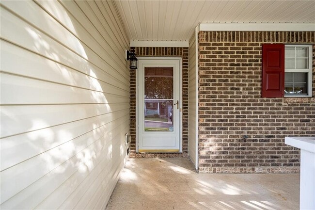 Building Photo - 401 Red Coat Ln