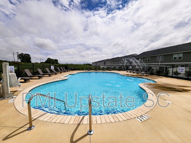 Building Photo - 1283 Westgate Vlg Dr