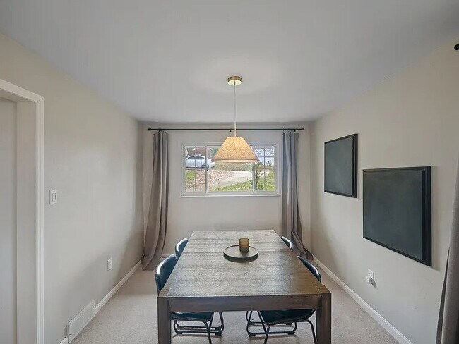 Foto del edificio - Your Pittsburgh home base available furnished or unfurnished.