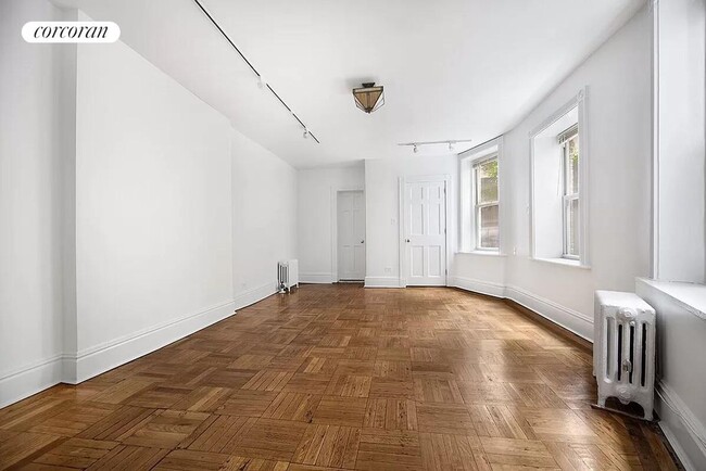Building Photo - 54 E 83rd St