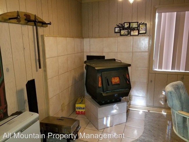 Foto del edificio - 2 br, 1.5 bath House - 248 Greenspot