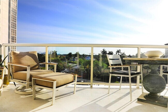 Foto del edificio - 2715 N Ocean Blvd