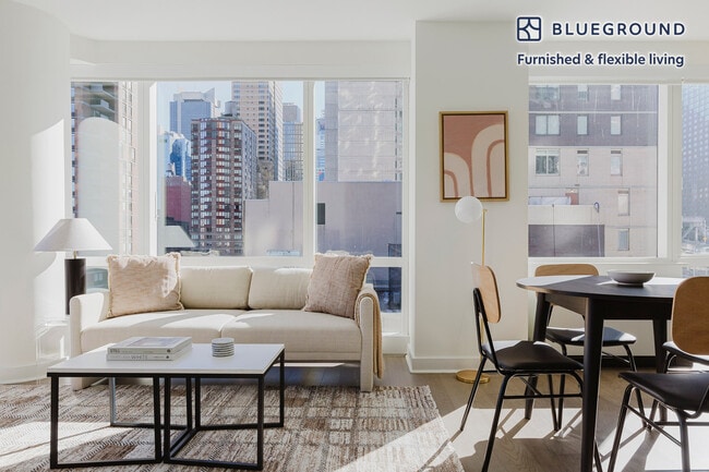 Building Photo - 450 W 42nd St