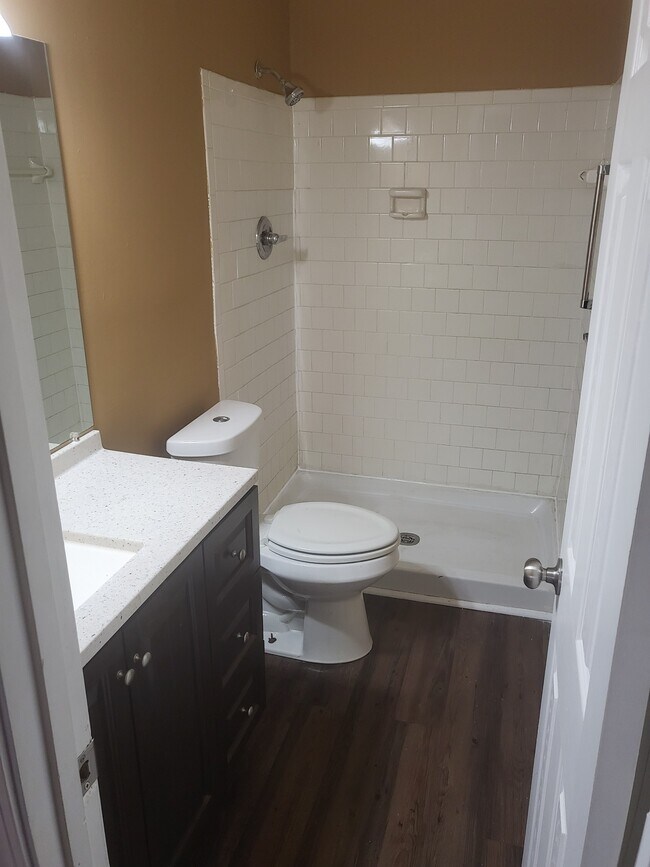 Foto del edificio - 3575 Oakvale Rd