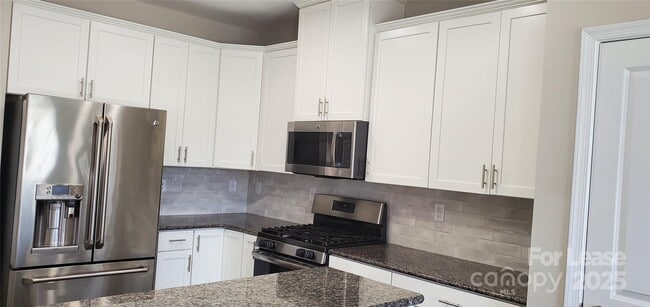 Building Photo - 1764 Evergreen Dr