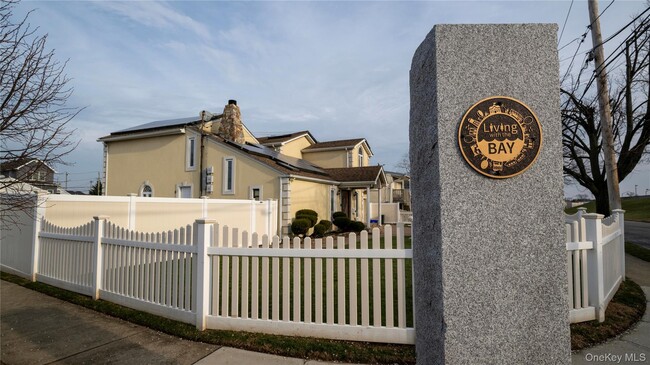 Building Photo - 3 Marjorie Ln