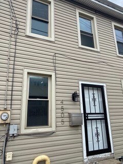 Primary Photo - 4505 Davison St