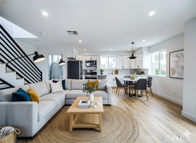 Foto del edificio - 3809 W Exposition Blvd