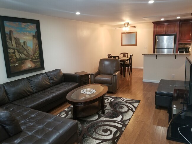 Foto del edificio - 4110 Elm Ave