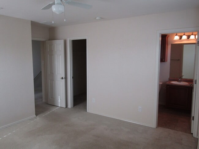 Building Photo - 408 N Cascades Ave