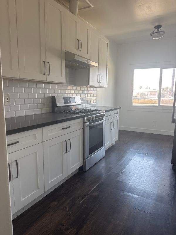 Foto principal - 4572 W Adams Blvd