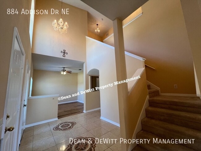 Building Photo - 884 Addison Dr NE