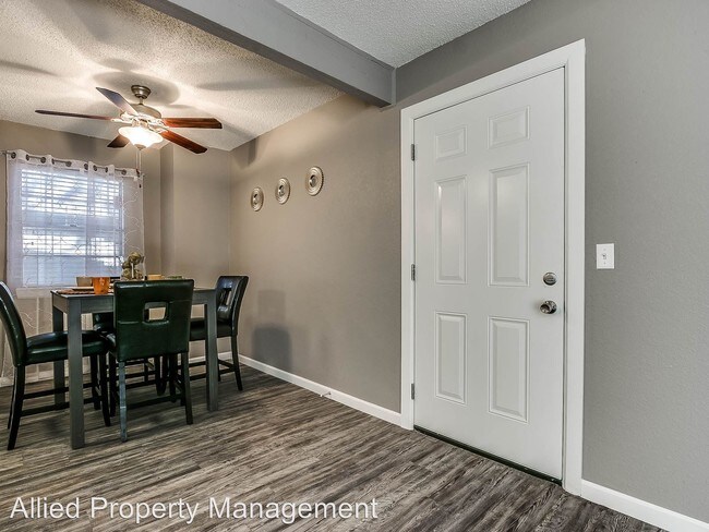 Building Photo - 1 br, 1 bath Apartment - 3451 SE 44th St.