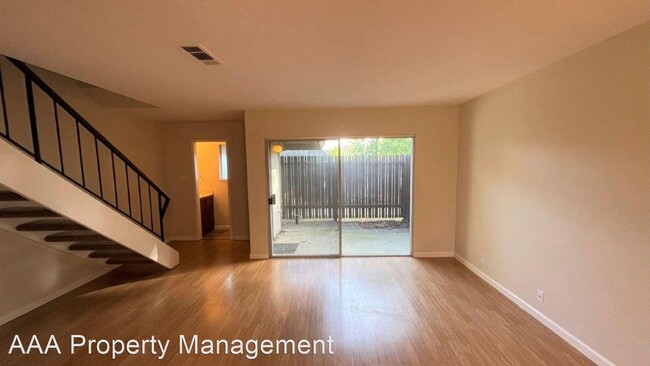 Building Photo - 2 br, 1.5 bath House - 5510 Roundtree Driv...
