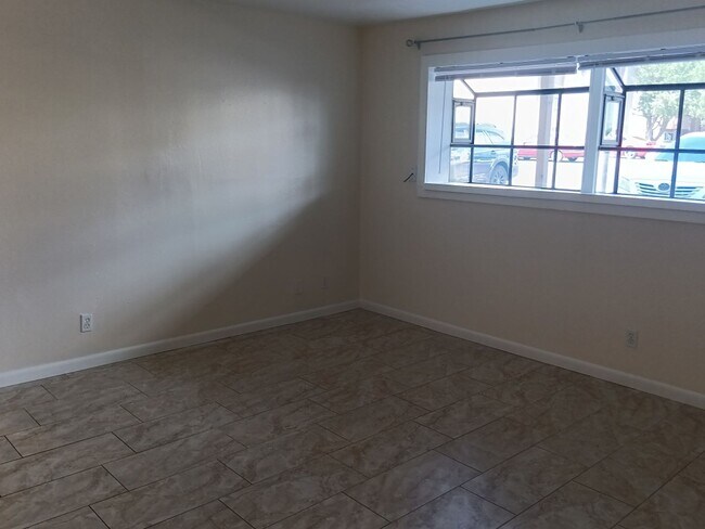 Foto del edificio - 3857 Montgomery Blvd NE