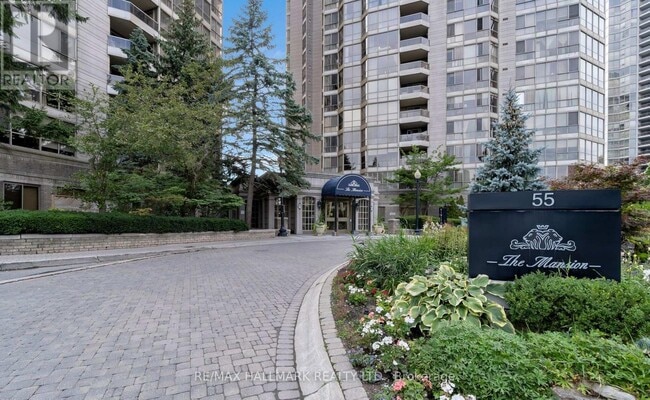 Photo du bâtiment - 55-2255 Kingsbridge Garden Cir