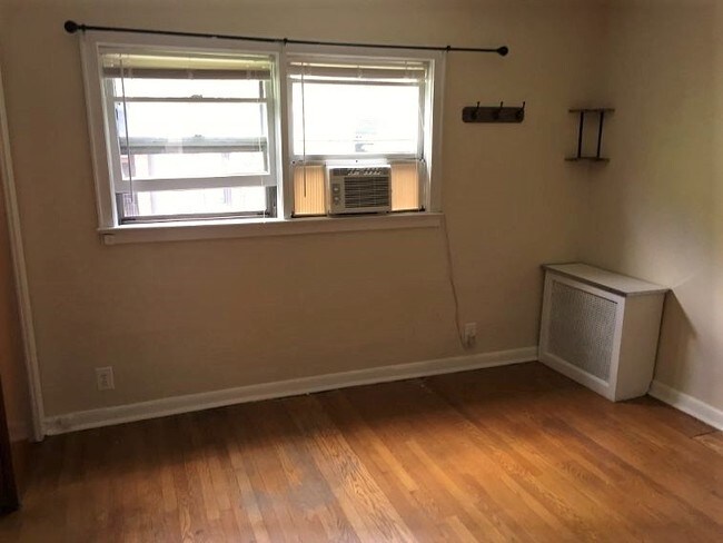 Foto del edificio - 1221 Bloomfield St