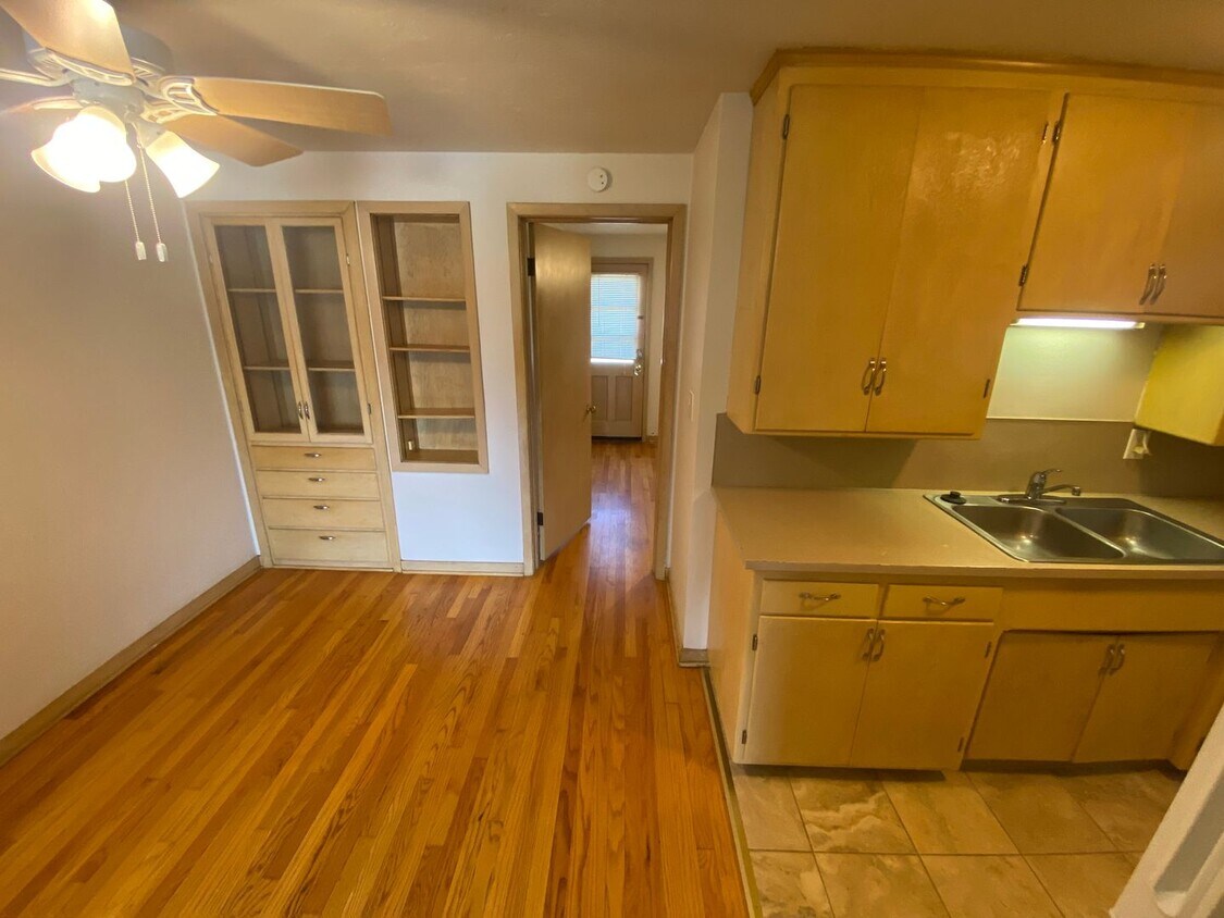 Foto principal - 2534 J St