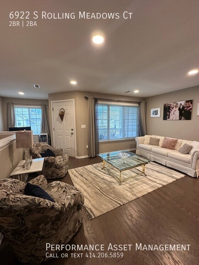 Primary Photo - Beautifully updated 2 bed 2 full baths in ...