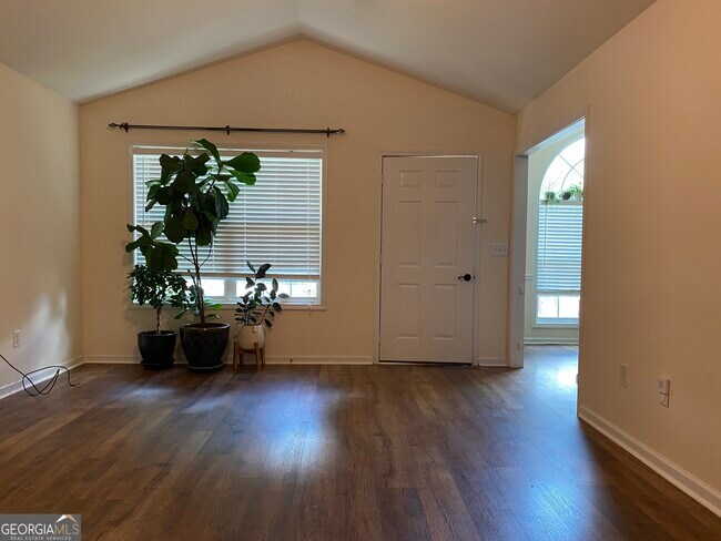 Foto del edificio - 312 Tall Pine Ln