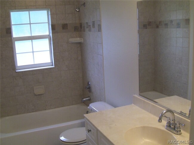 Foto del edificio - 2507 W Oakland Ln