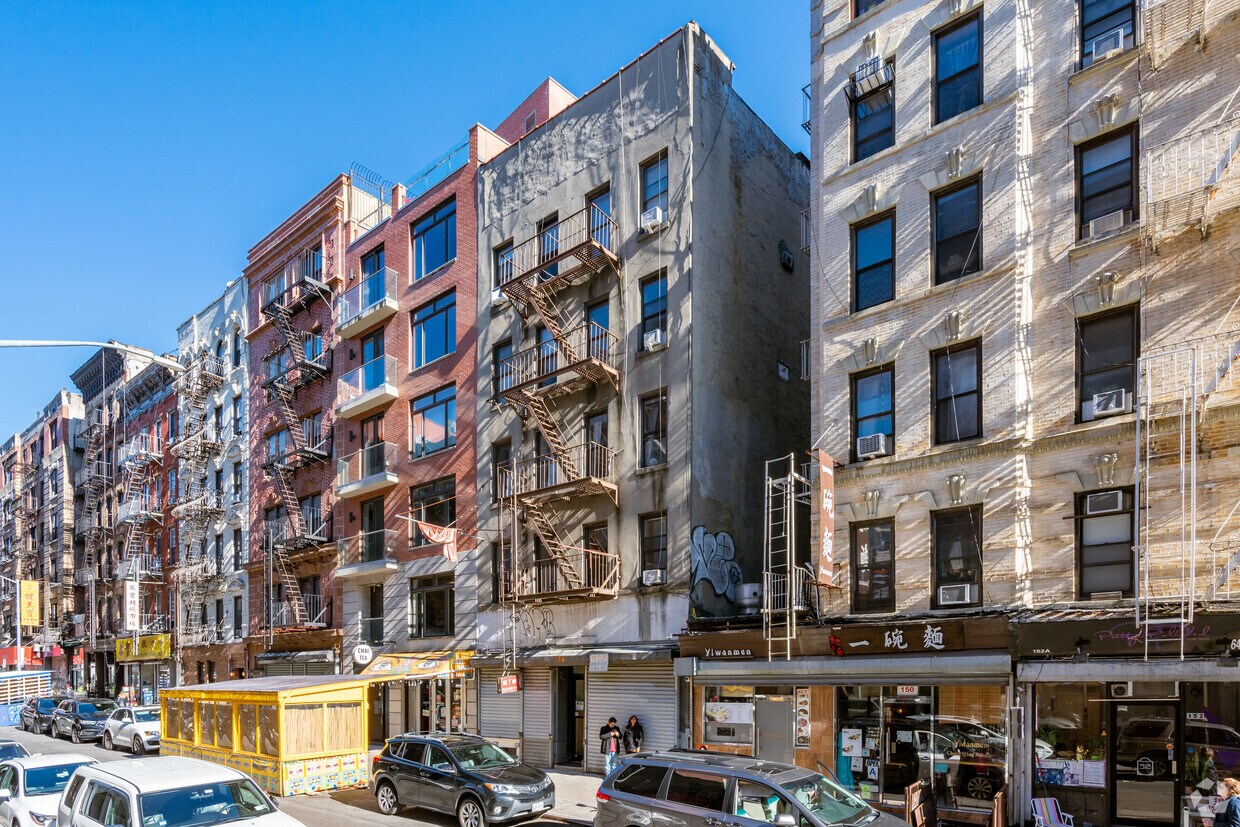 Primary Photo - 154 Mott St