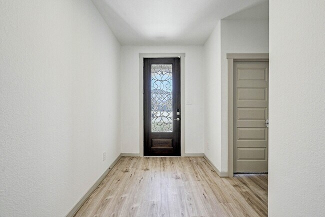 Foto del edificio - 3323 Polk Crk Dr