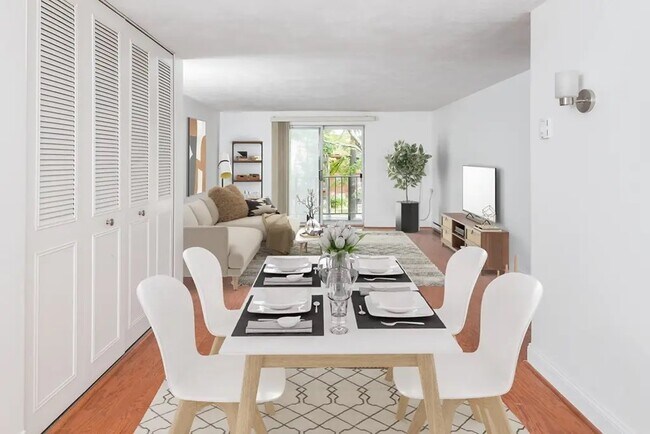 Dining/Living Room - 55 Greentree Ln