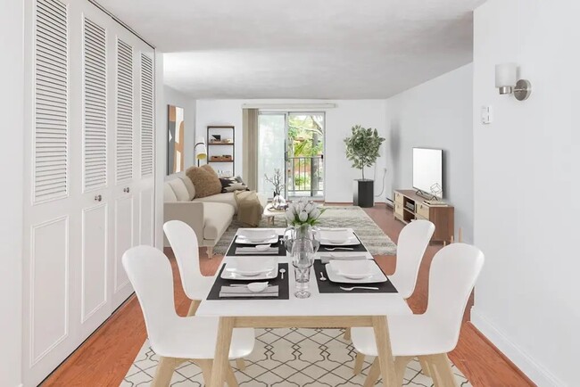 Dining/Living Room - 55 Greentree Ln