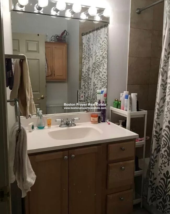 Building Photo - 1021 Tremont St